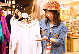 販売